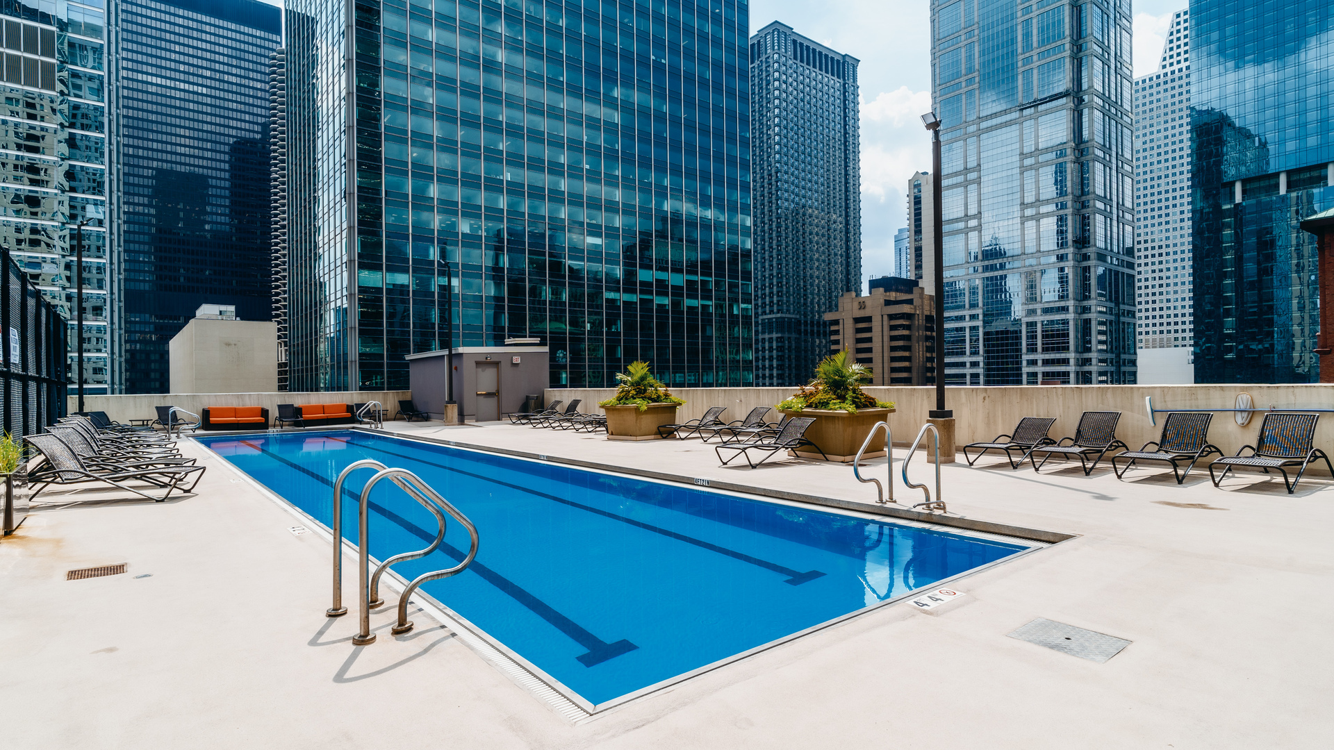 345 N La Salle Drive Unit: 908