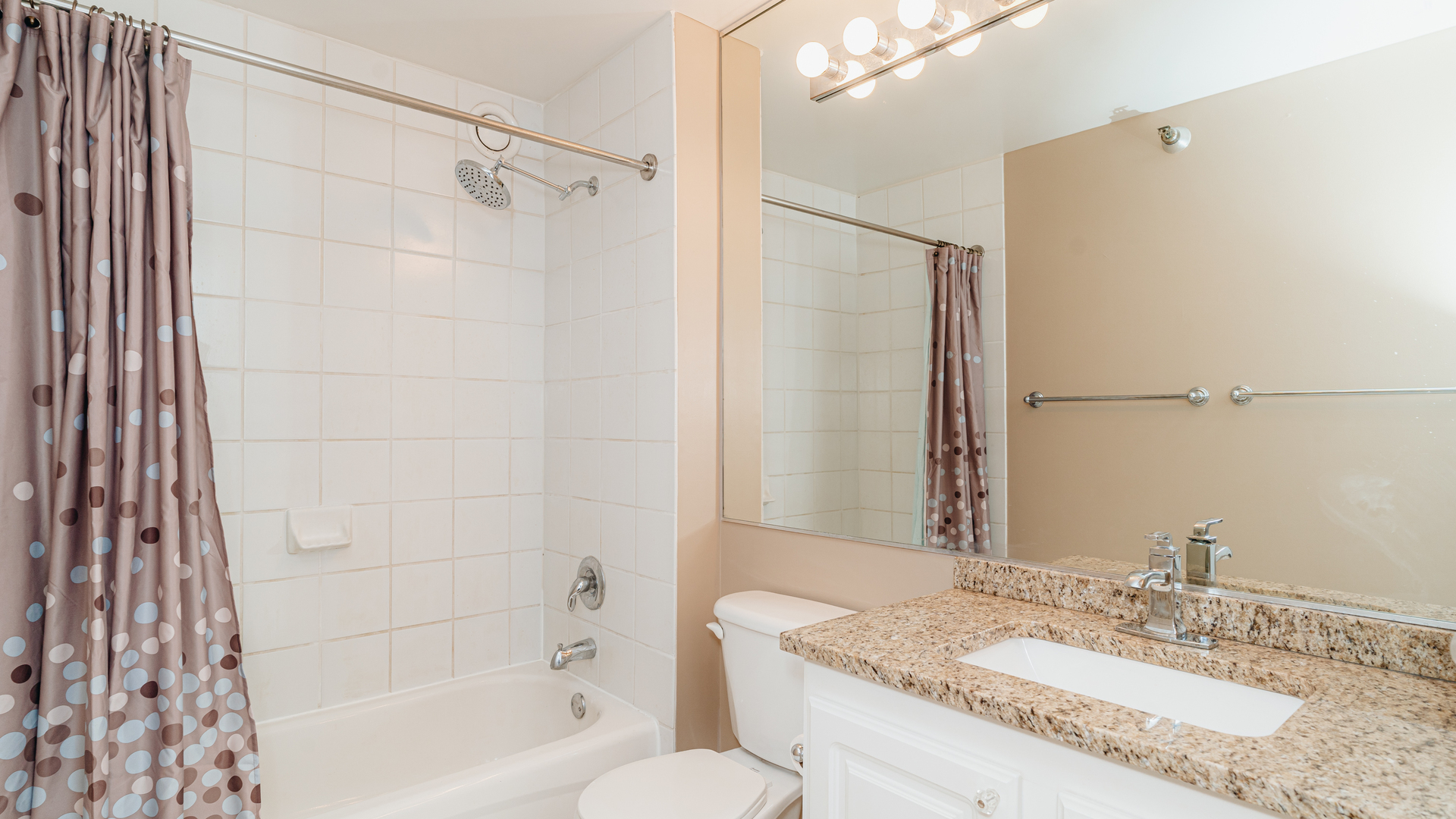 345 N La Salle Drive Unit: 908