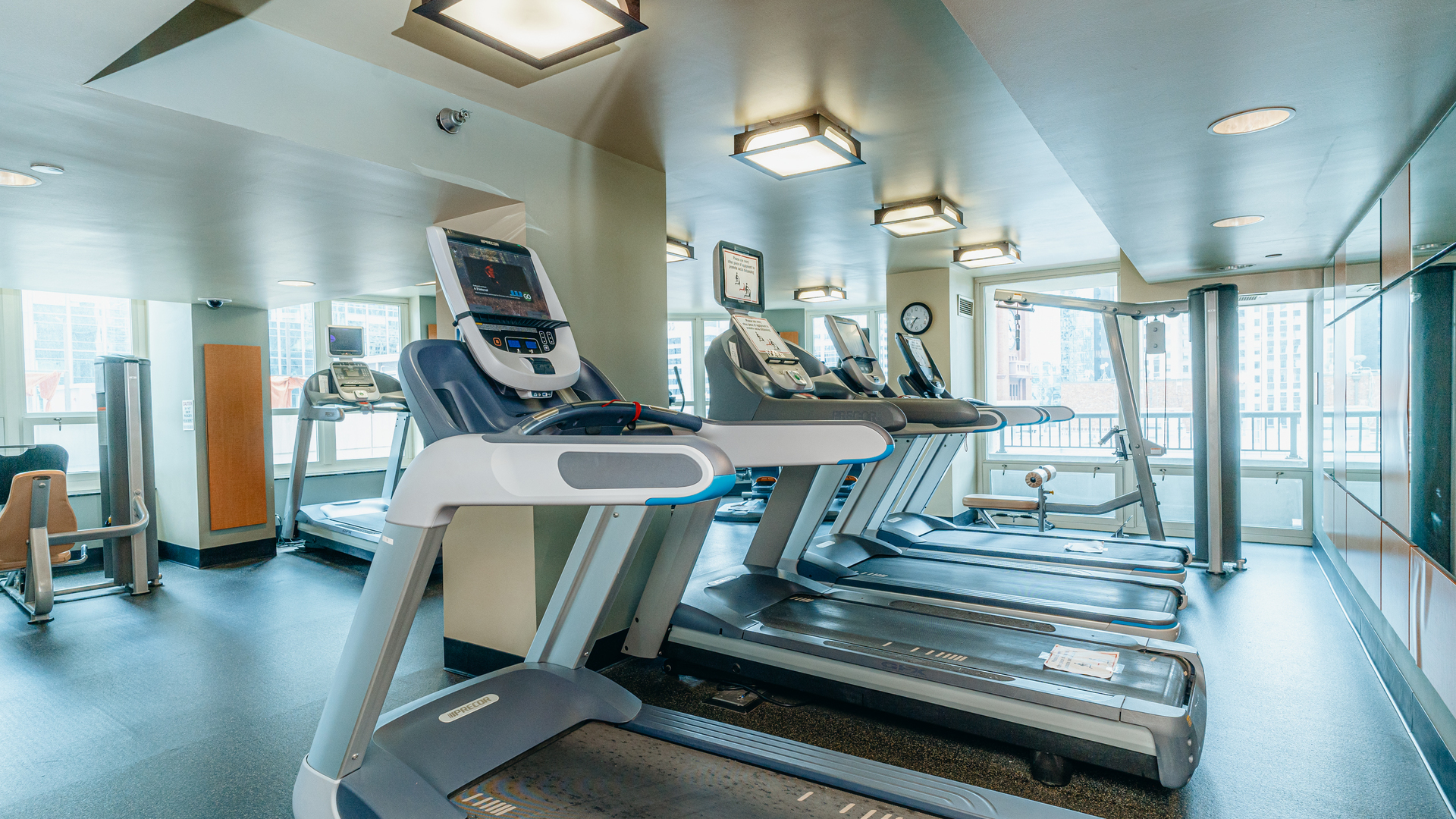 345 N La Salle Drive Unit: 908