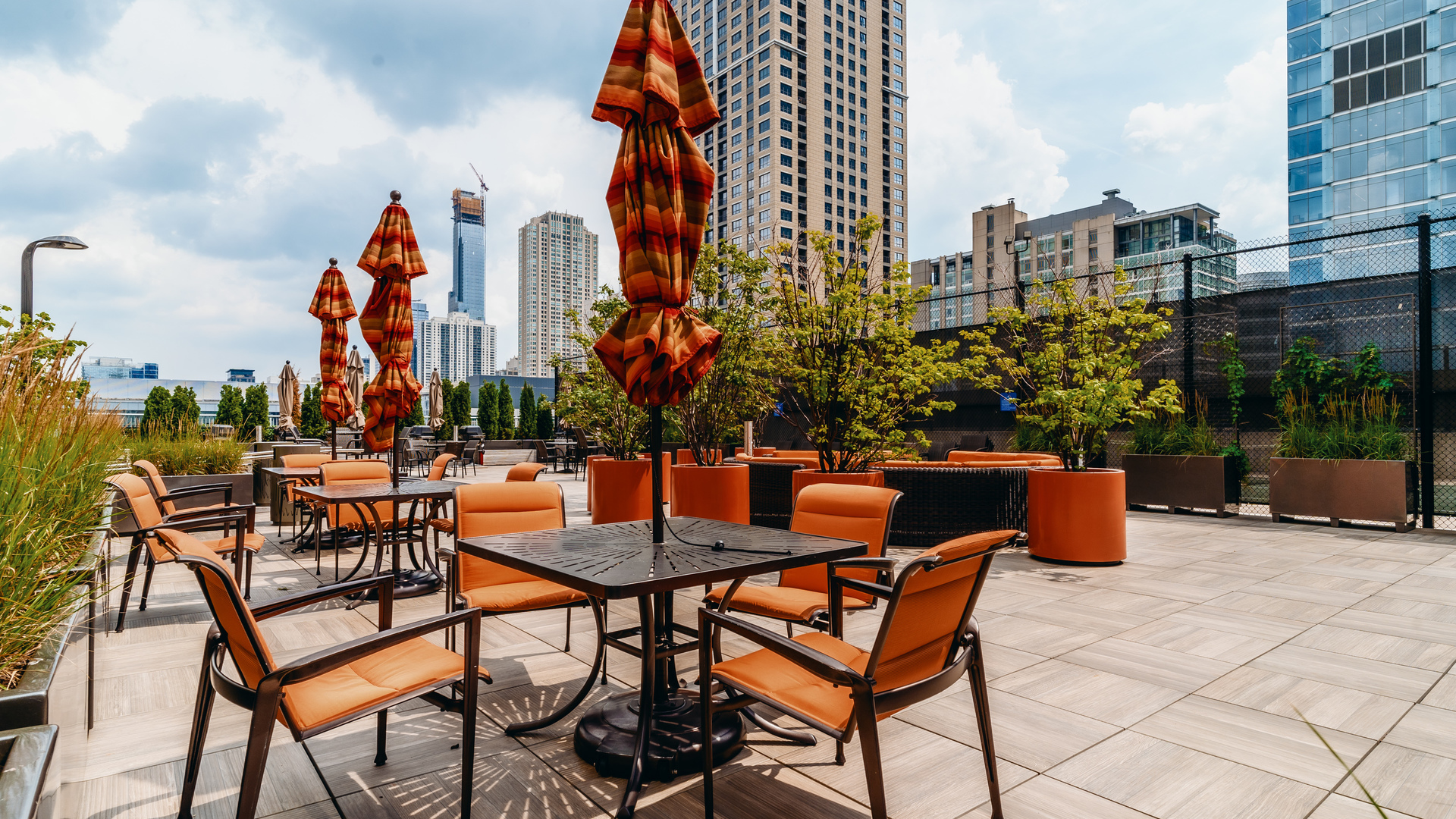 345 N La Salle Drive Unit: 908