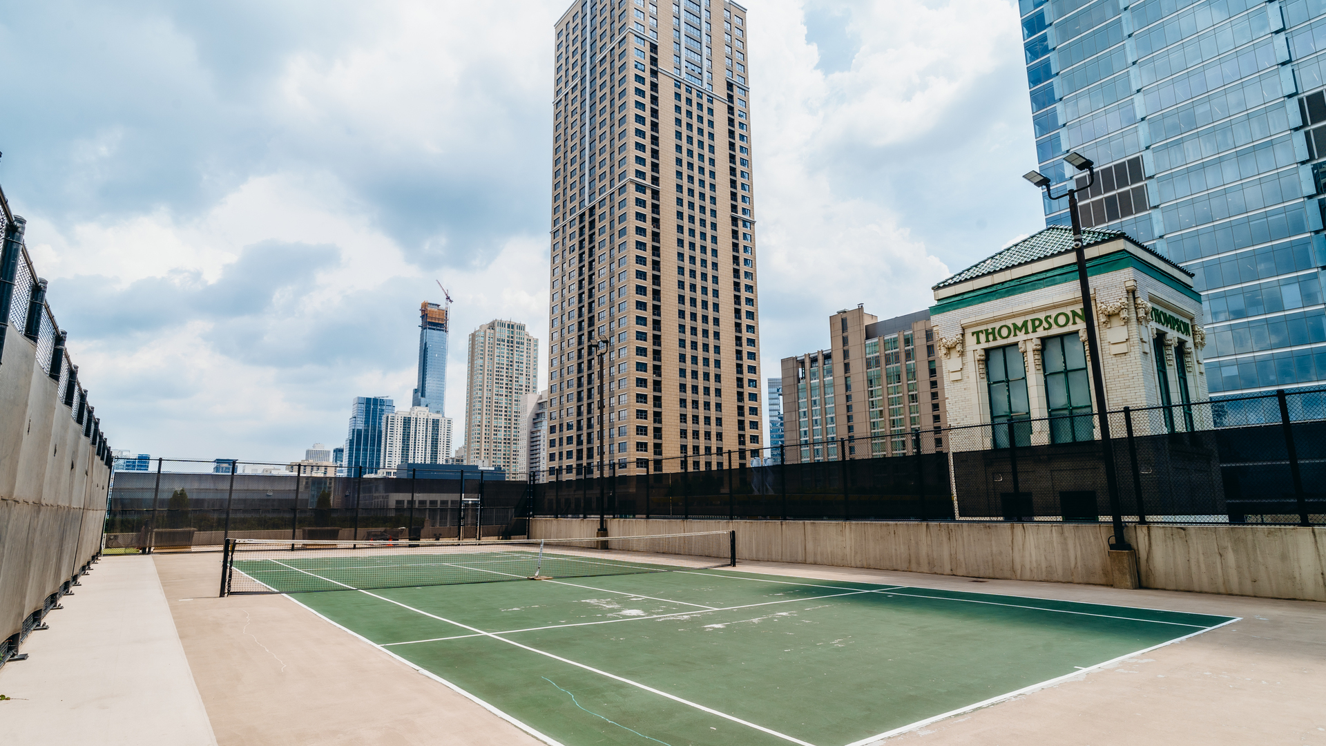 345 N La Salle Drive Unit: 908