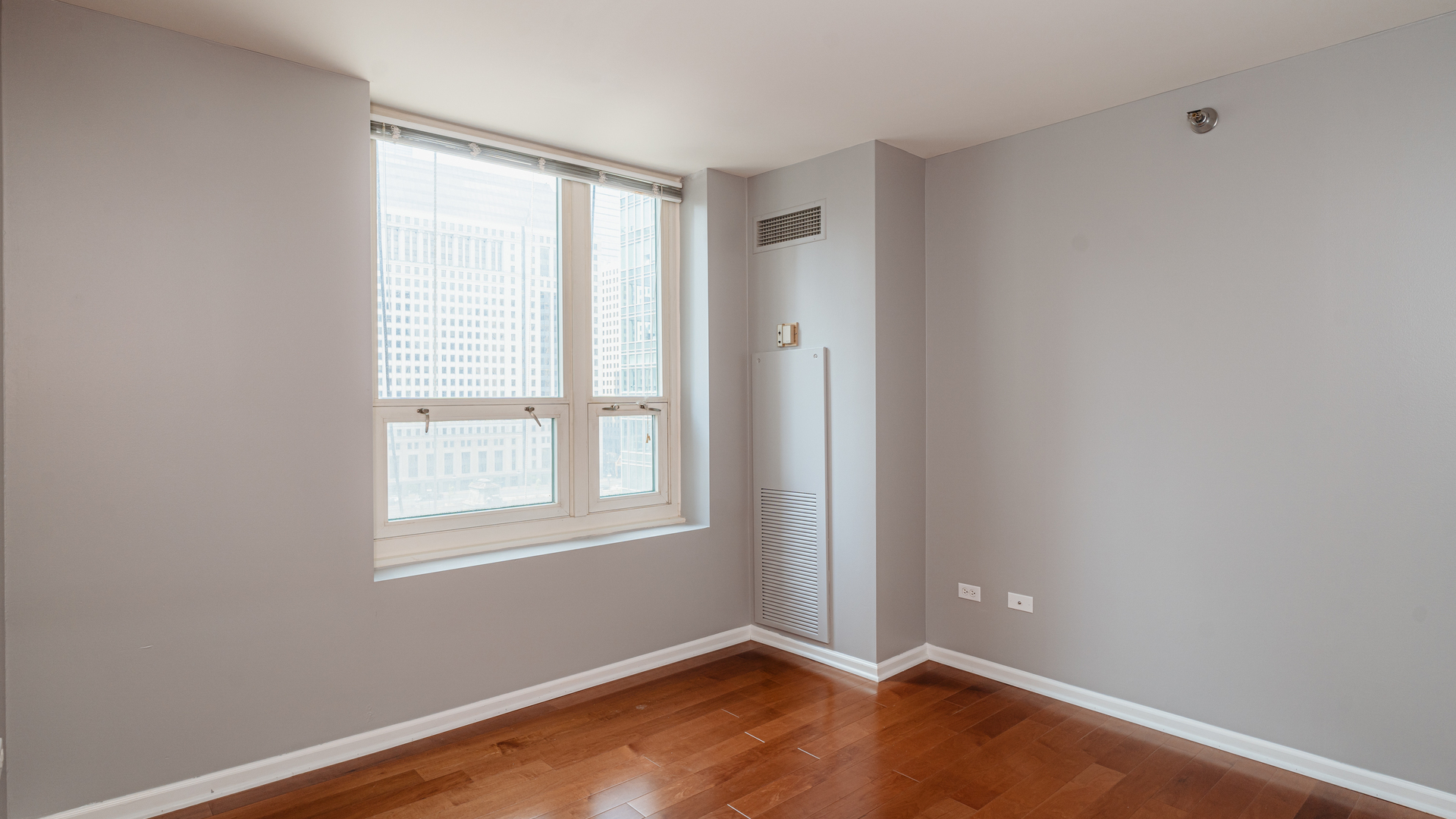 345 N La Salle Drive Unit: 908