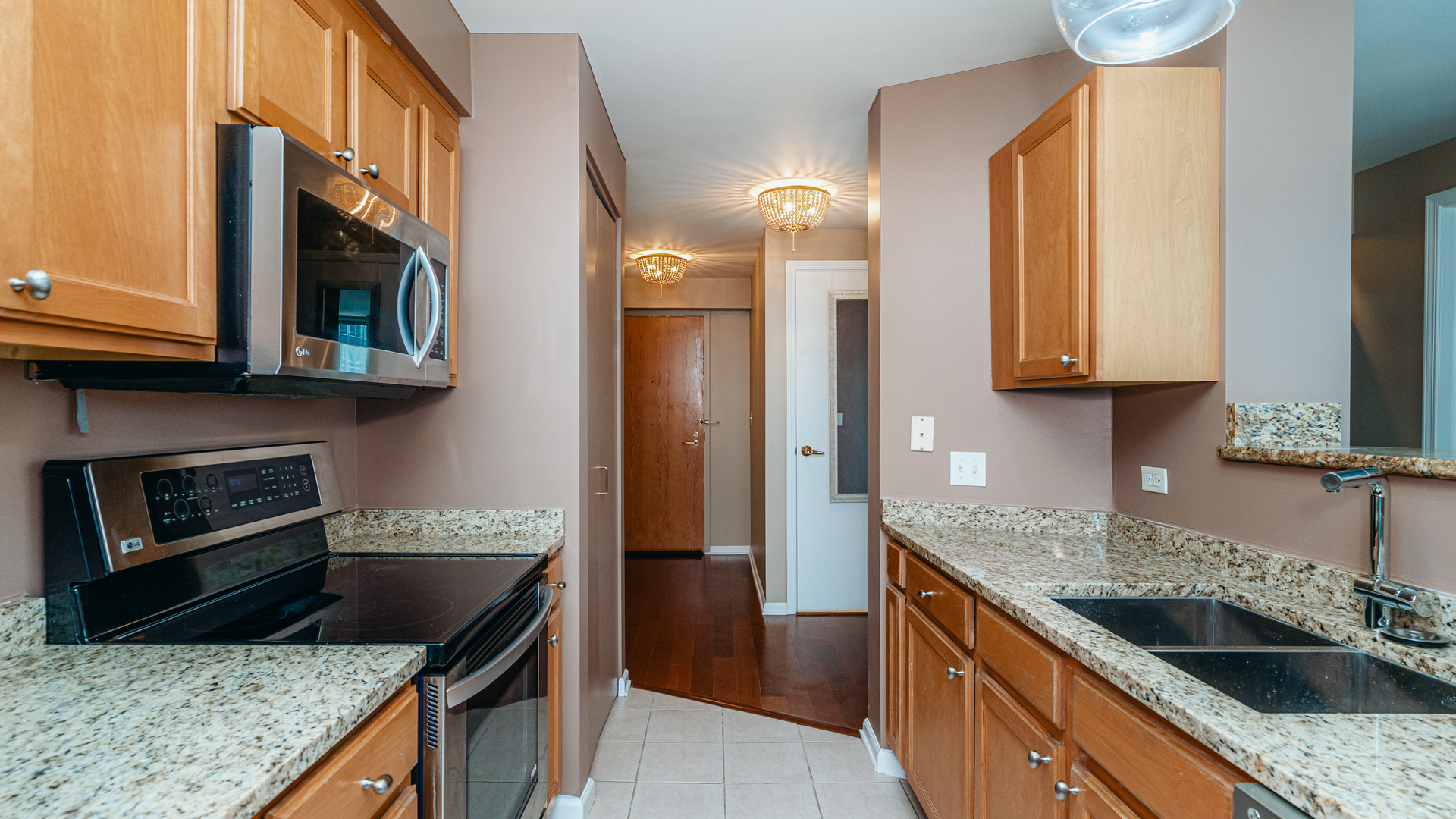 345 N La Salle Drive Unit: 908