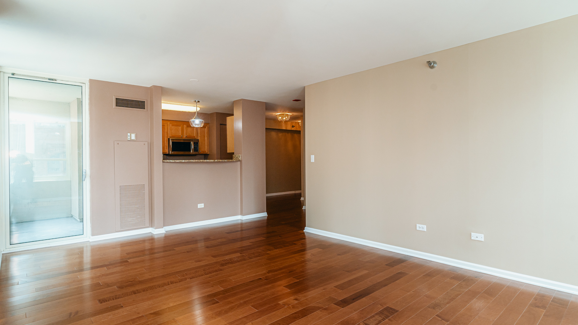 345 N La Salle Drive Unit: 908