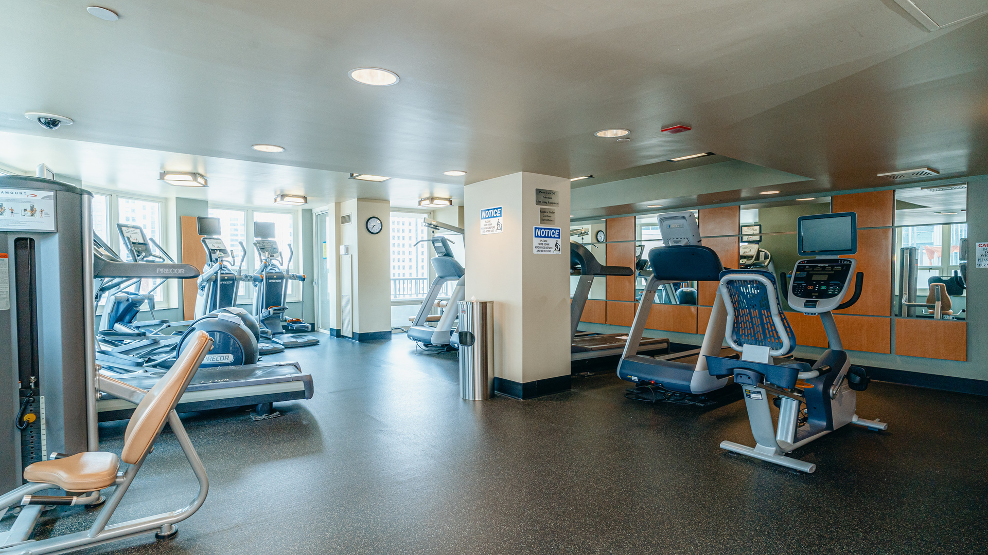 345 N La Salle Drive Unit: 908
