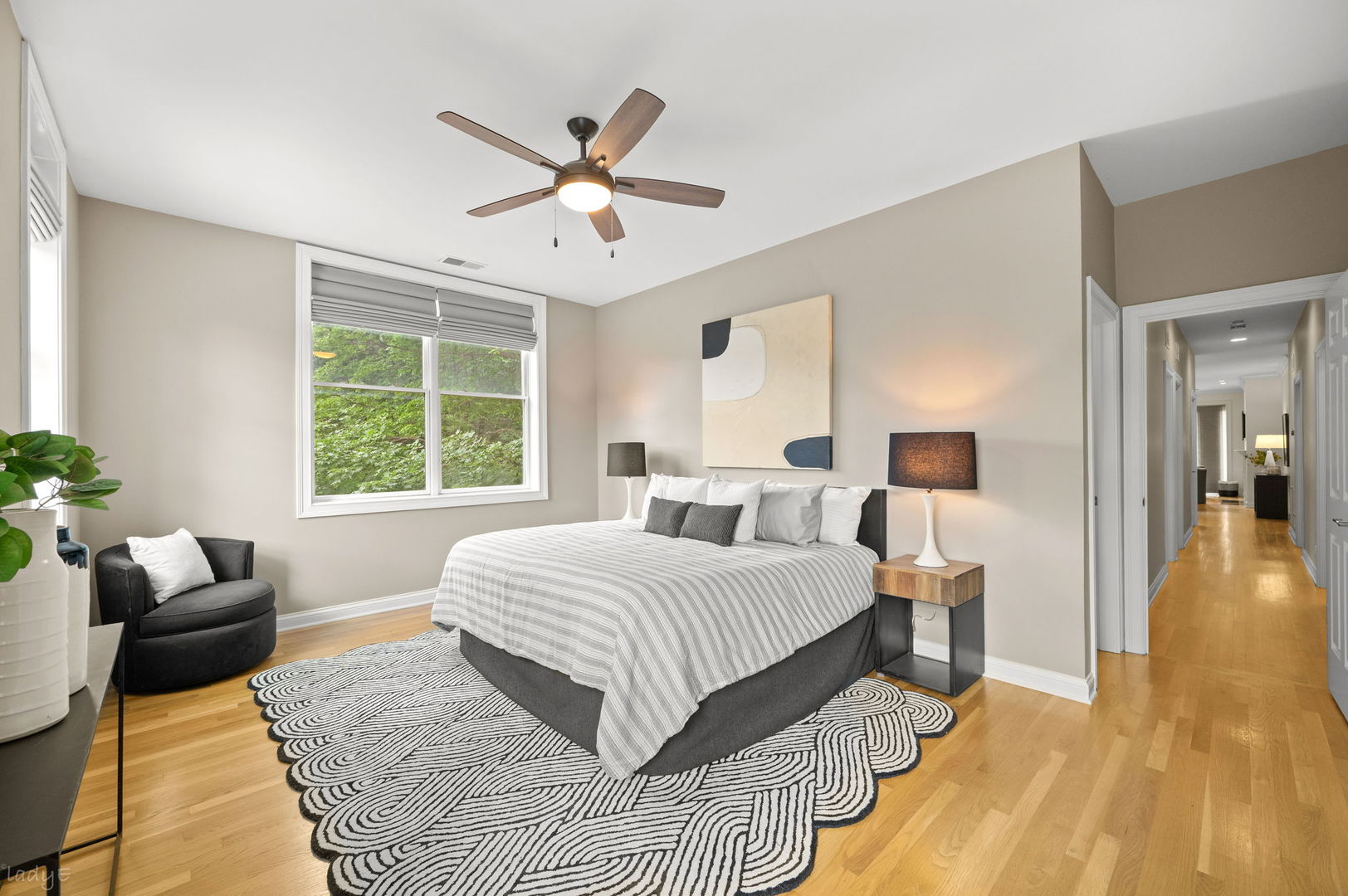2323 W MONTROSE Avenue Unit: 2W