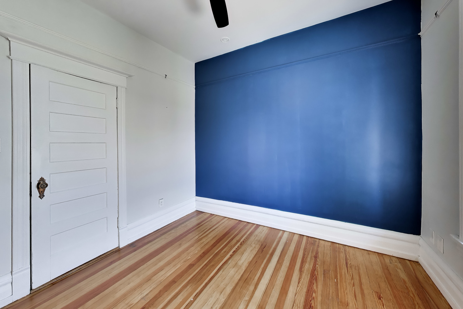 3807 N Alta Vista Terrace