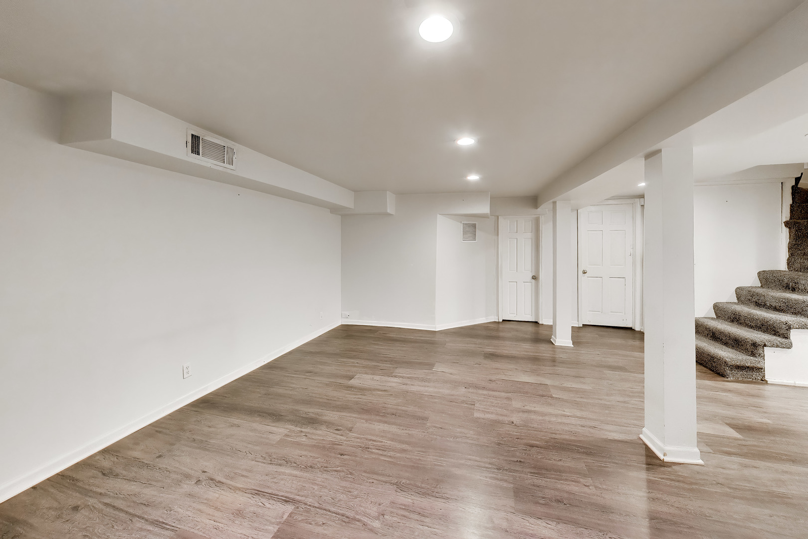 3807 N Alta Vista Terrace