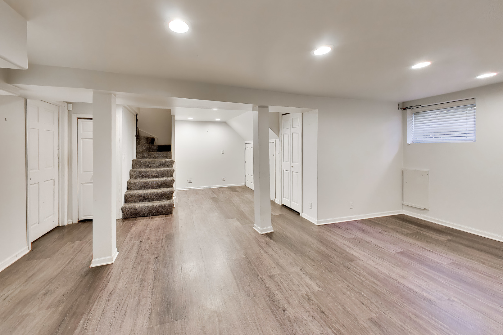 3807 N Alta Vista Terrace