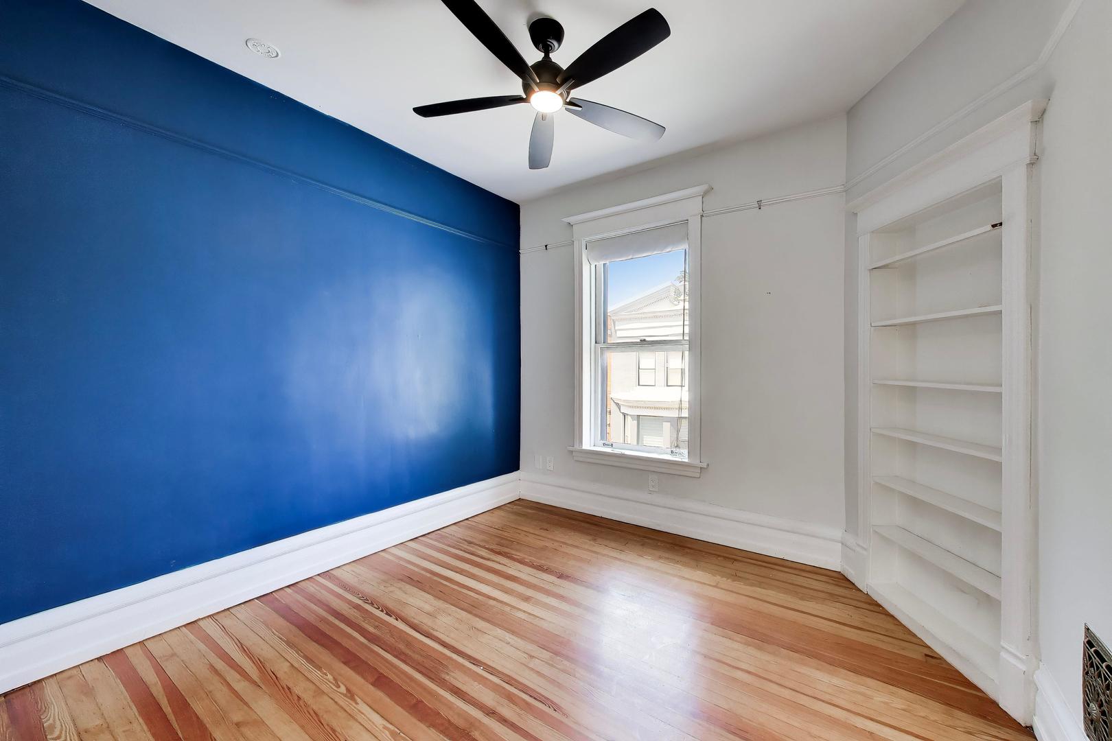 3807 N Alta Vista Terrace