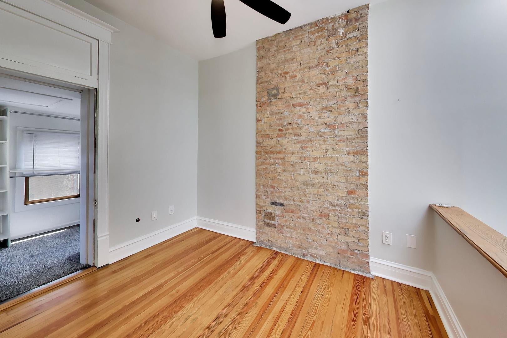 3807 N Alta Vista Terrace