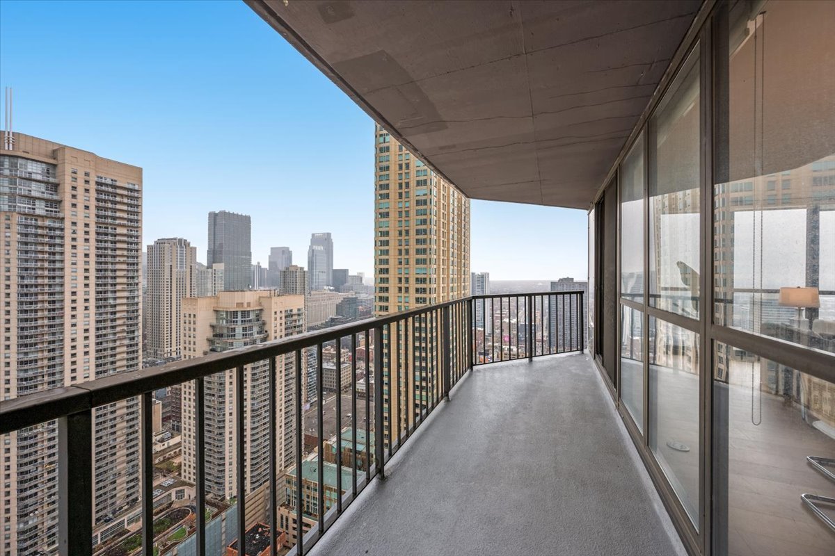 10 E ONTARIO Street Unit: 4304