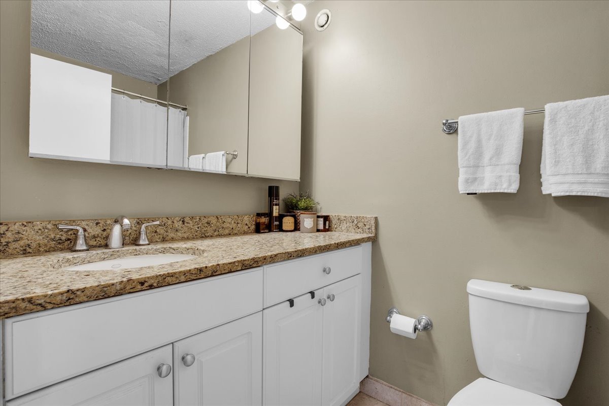 10 E Ontario Street Unit: 905
