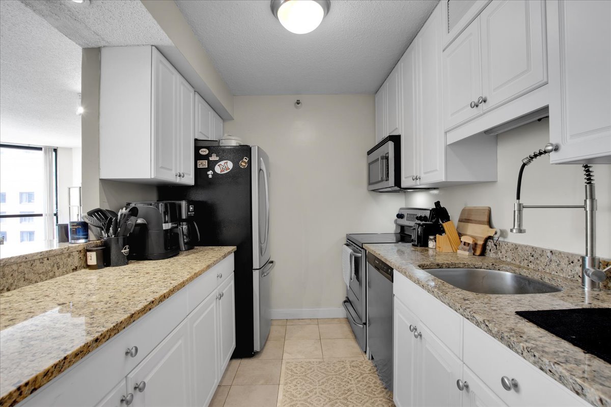 10 E Ontario Street Unit: 905
