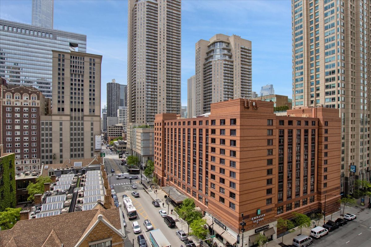 10 E Ontario Street Unit: 905