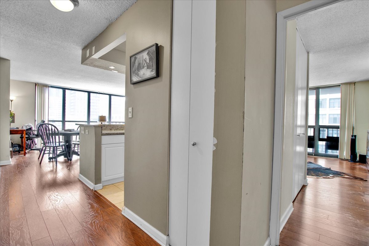 10 E Ontario Street Unit: 905