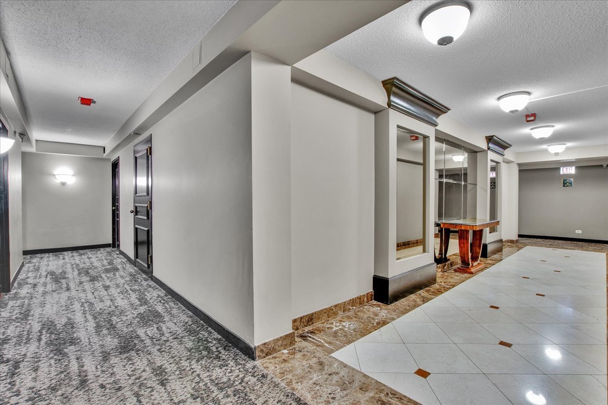 10 E Ontario Street Unit: 905