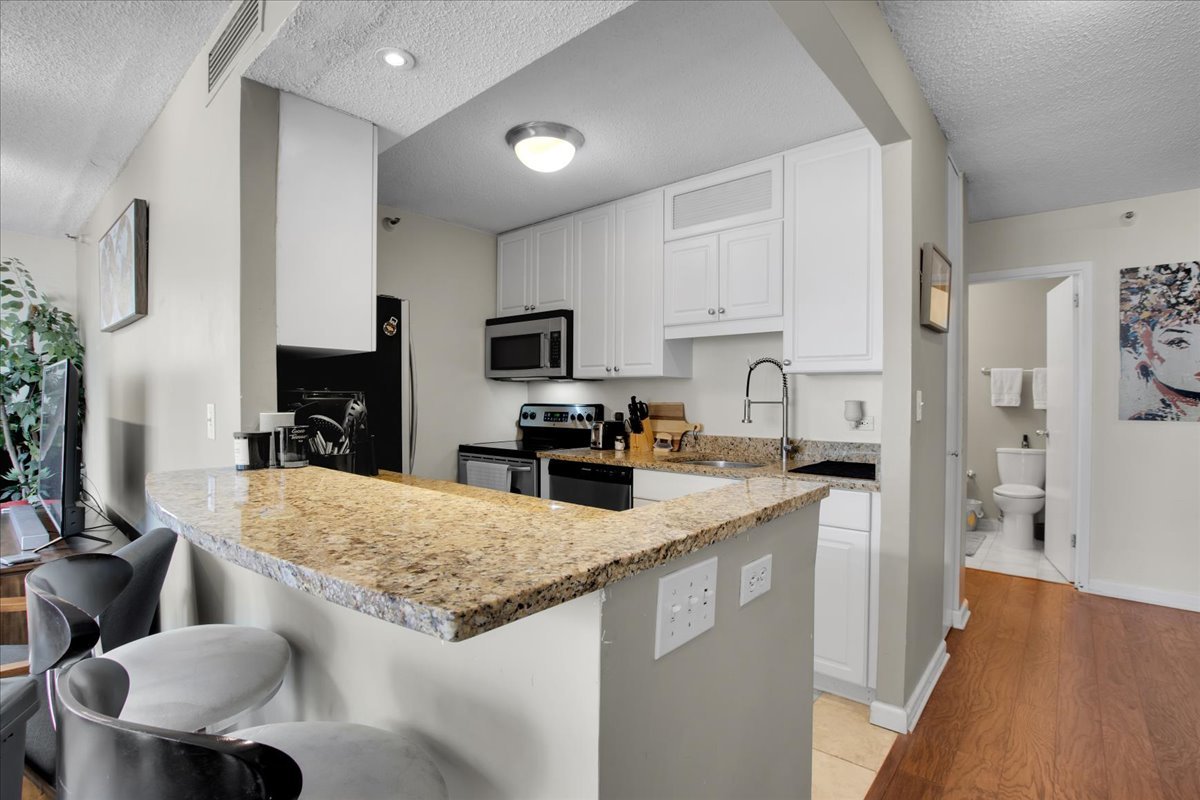 10 E Ontario Street Unit: 905