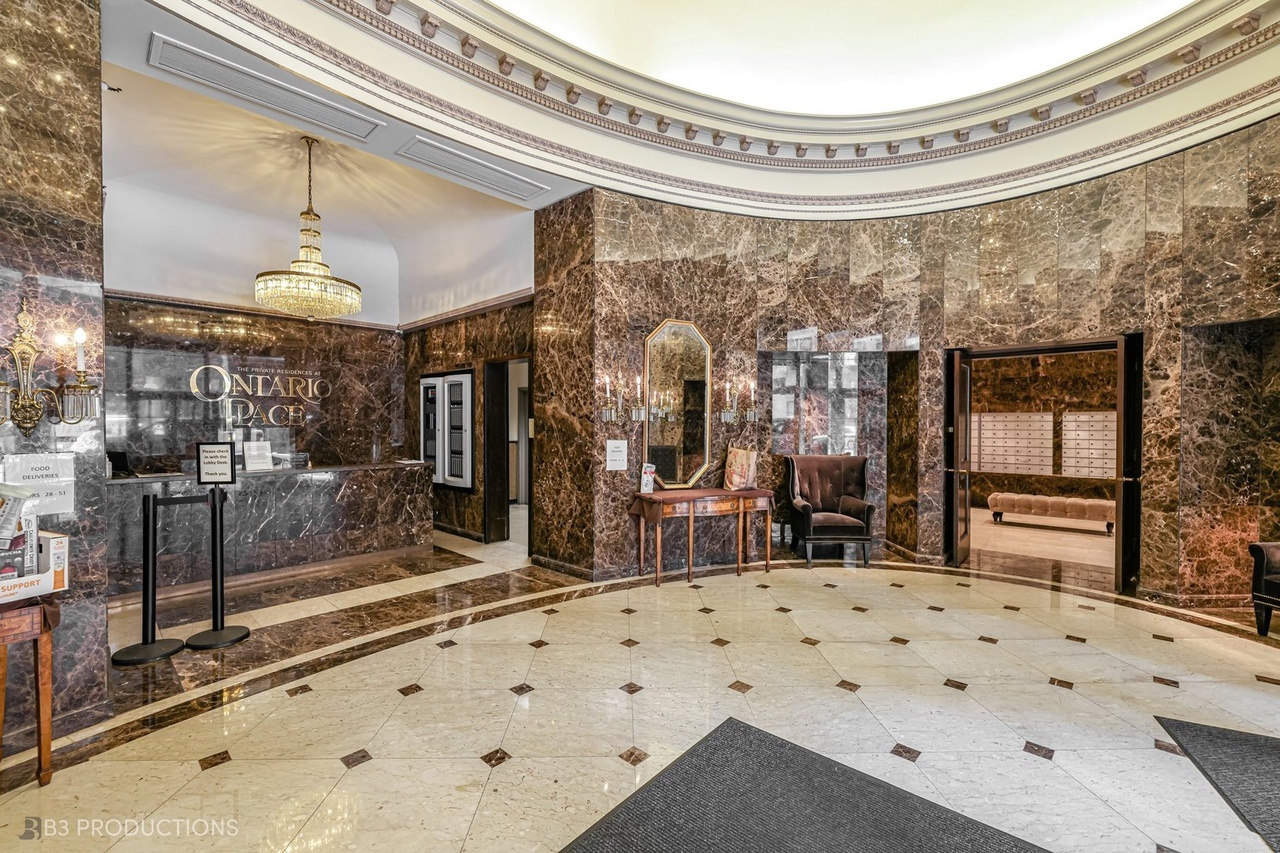 10 E ONTARIO Street Unit: 4304