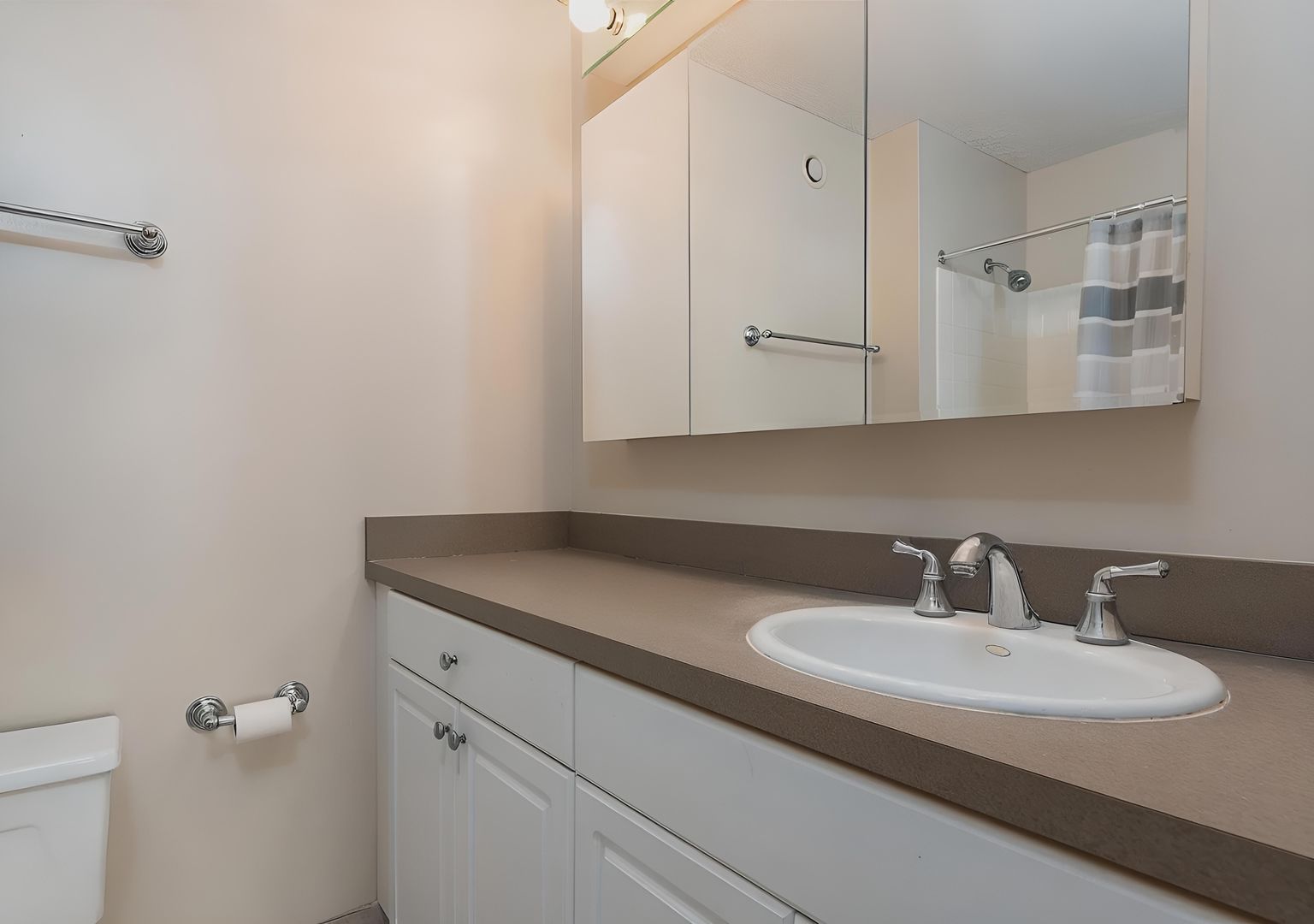 10 E ONTARIO Street Unit: 4304