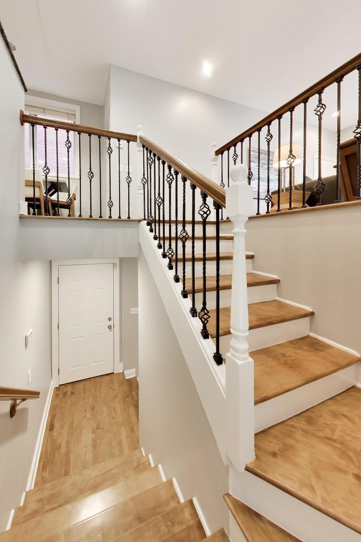 1887 N POE Street Unit: 1R