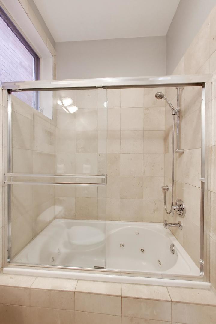 1887 N POE Street Unit: 1R