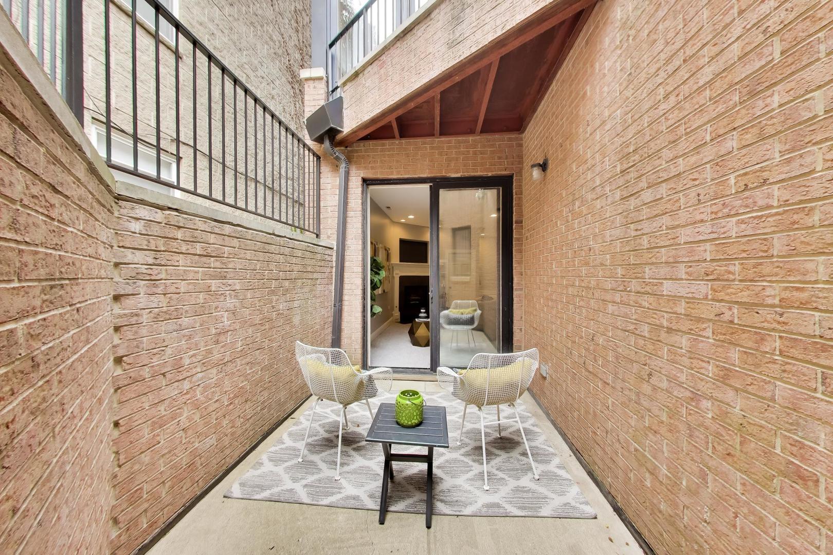 1887 N POE Street Unit: 1R