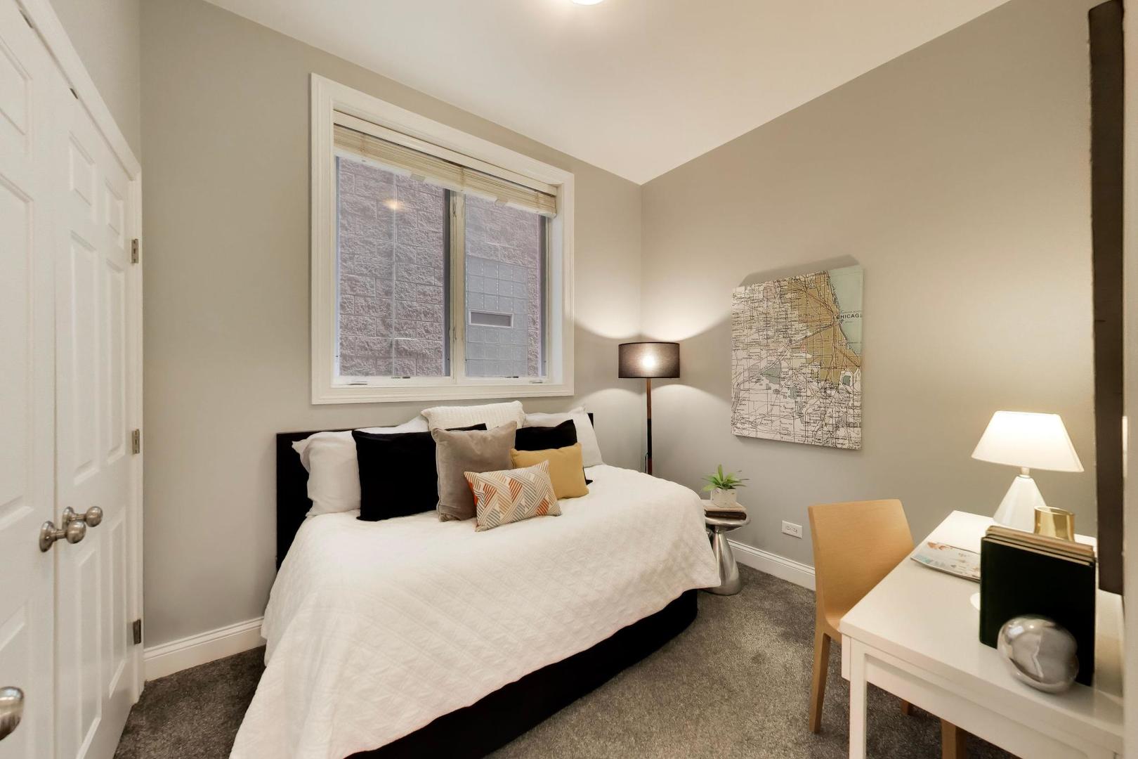 1887 N POE Street Unit: 1R