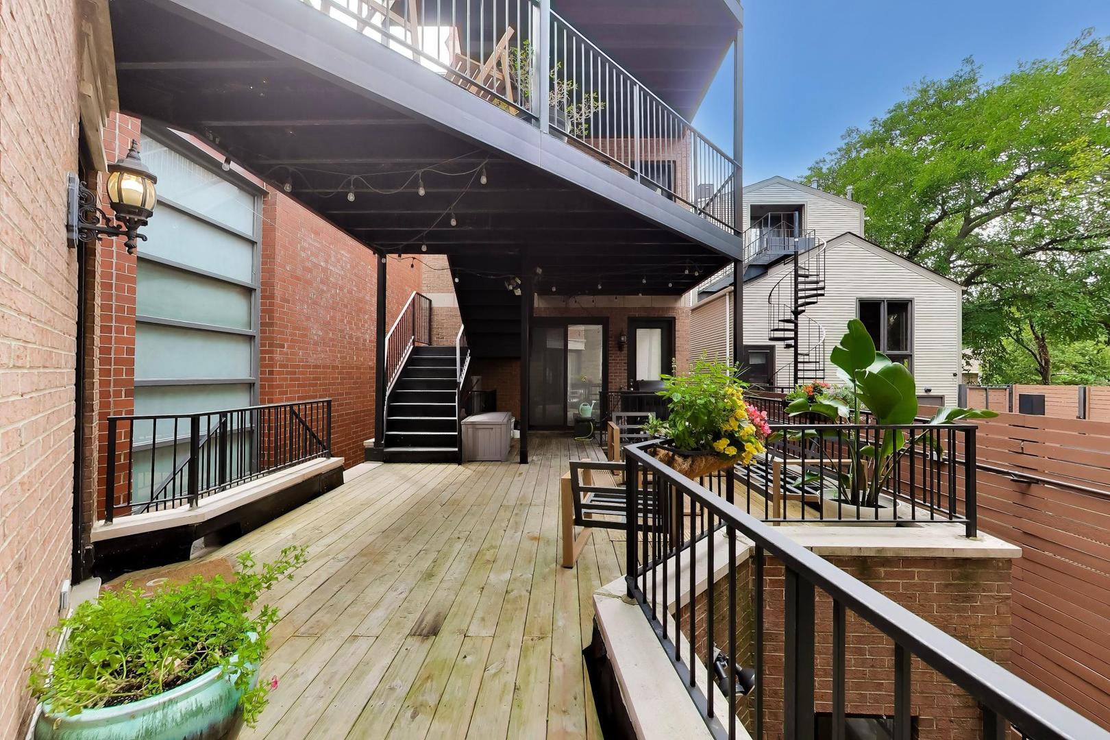 1887 N POE Street Unit: 1R