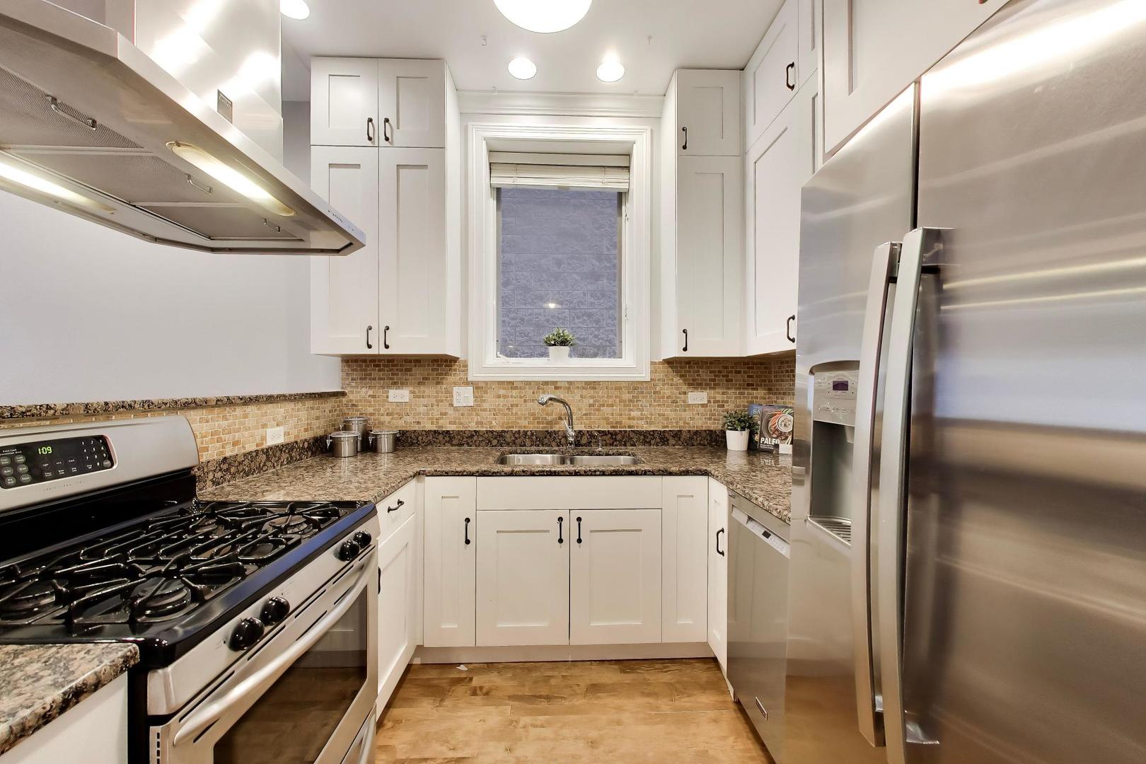 1887 N POE Street Unit: 1R