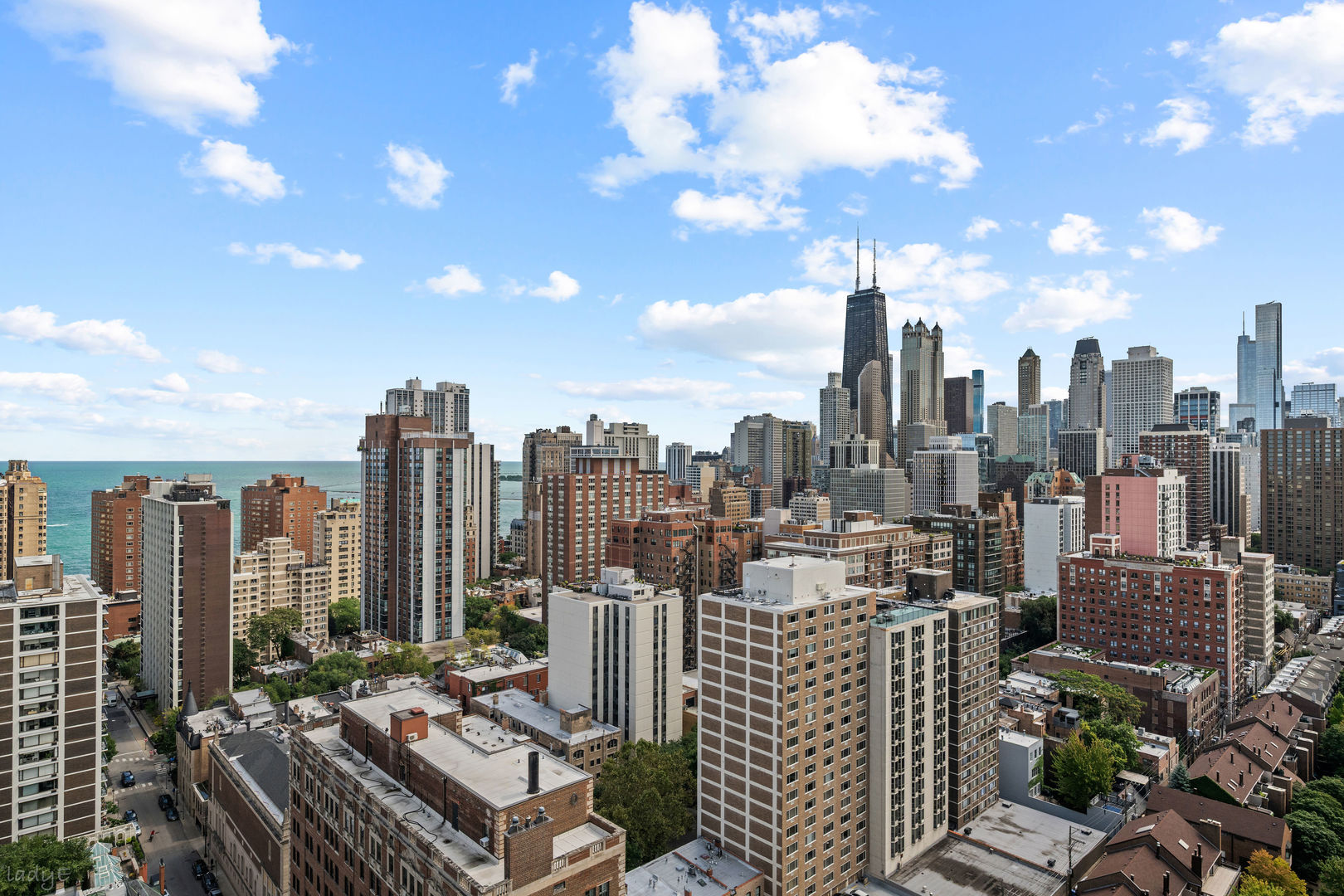 88 W Schiller Street Unit: 2808L