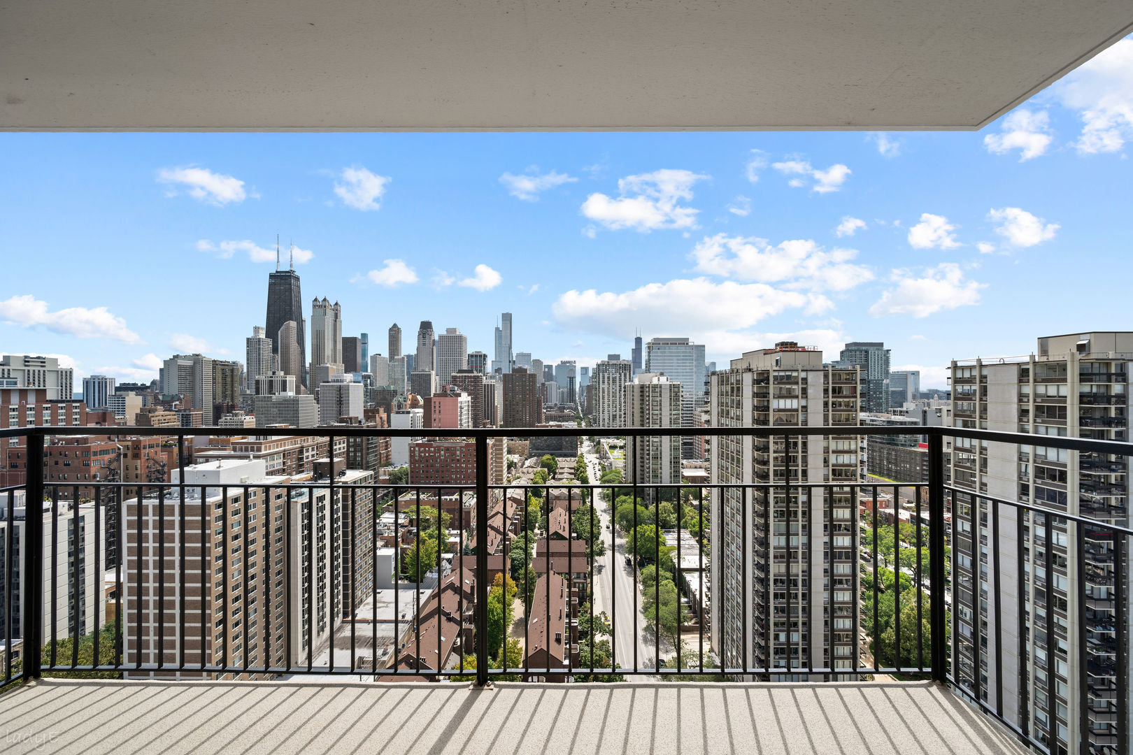88 W Schiller Street Unit: 2808L