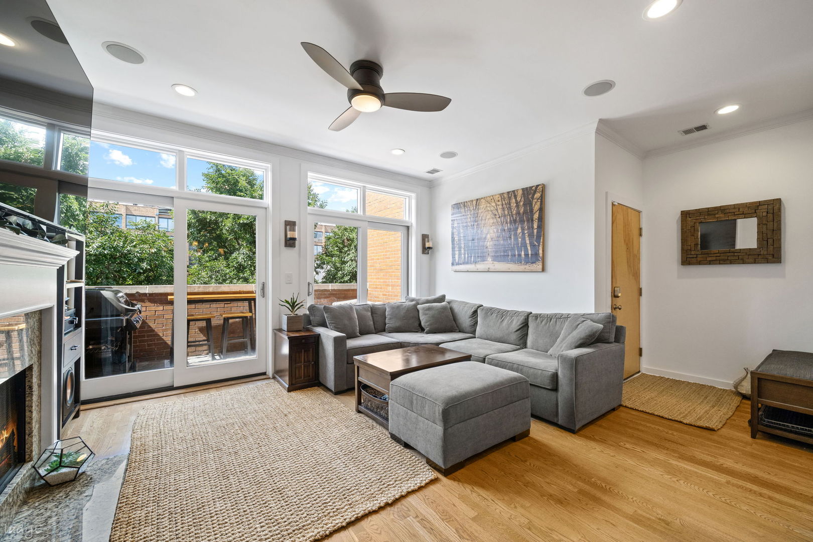 679 N PEORIA Street Unit: 4S