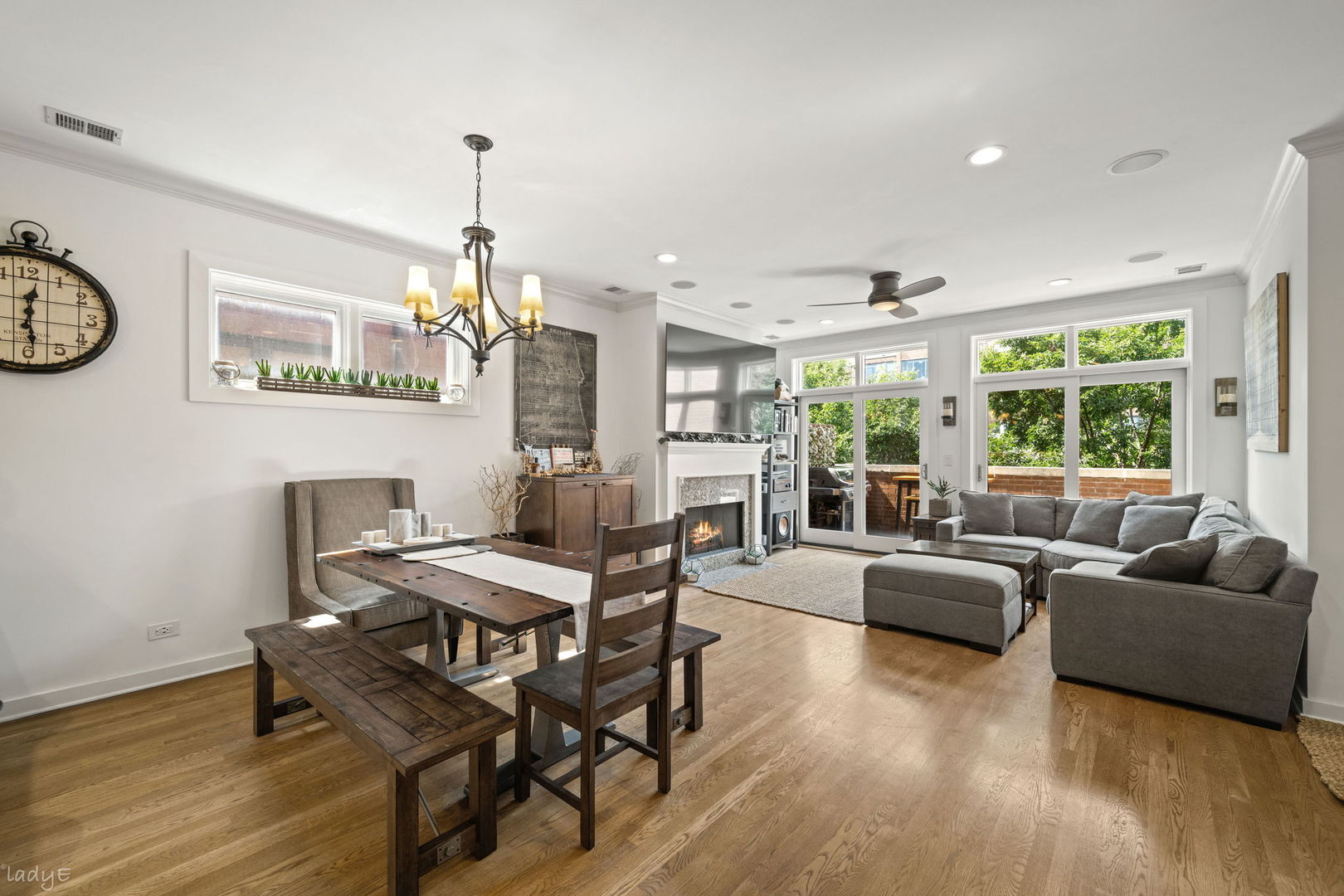 679 N PEORIA Street Unit: 4S