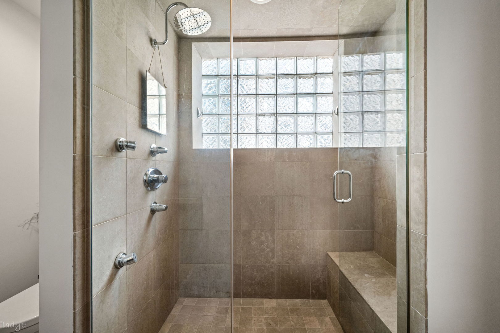 679 N PEORIA Street Unit: 4S