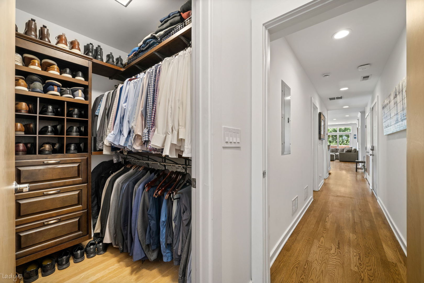 679 N PEORIA Street Unit: 4S