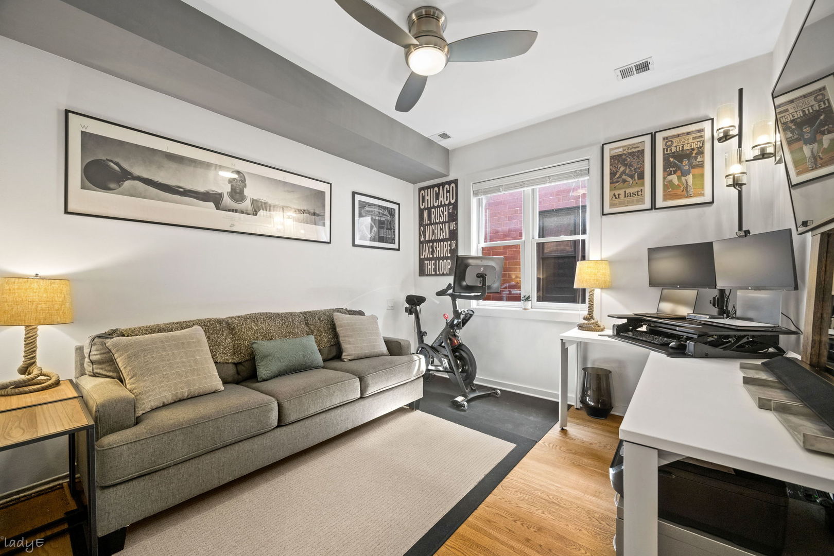 679 N PEORIA Street Unit: 4S