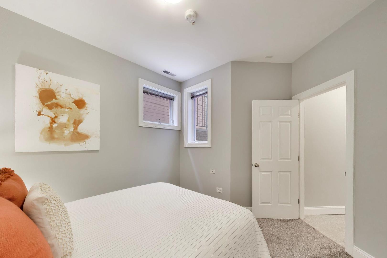 1887 N POE Street Unit: 1R