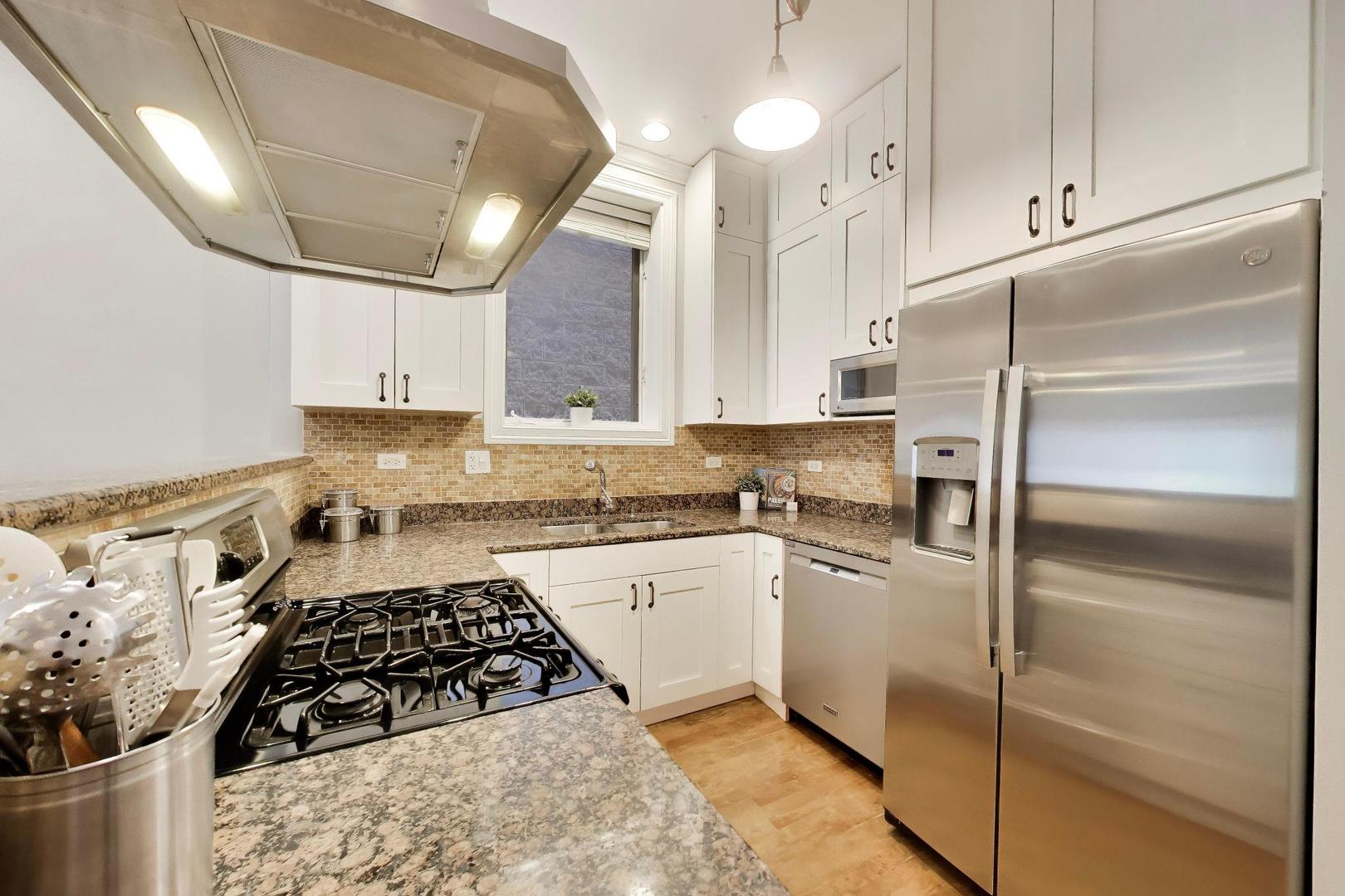 1887 N POE Street Unit: 1R