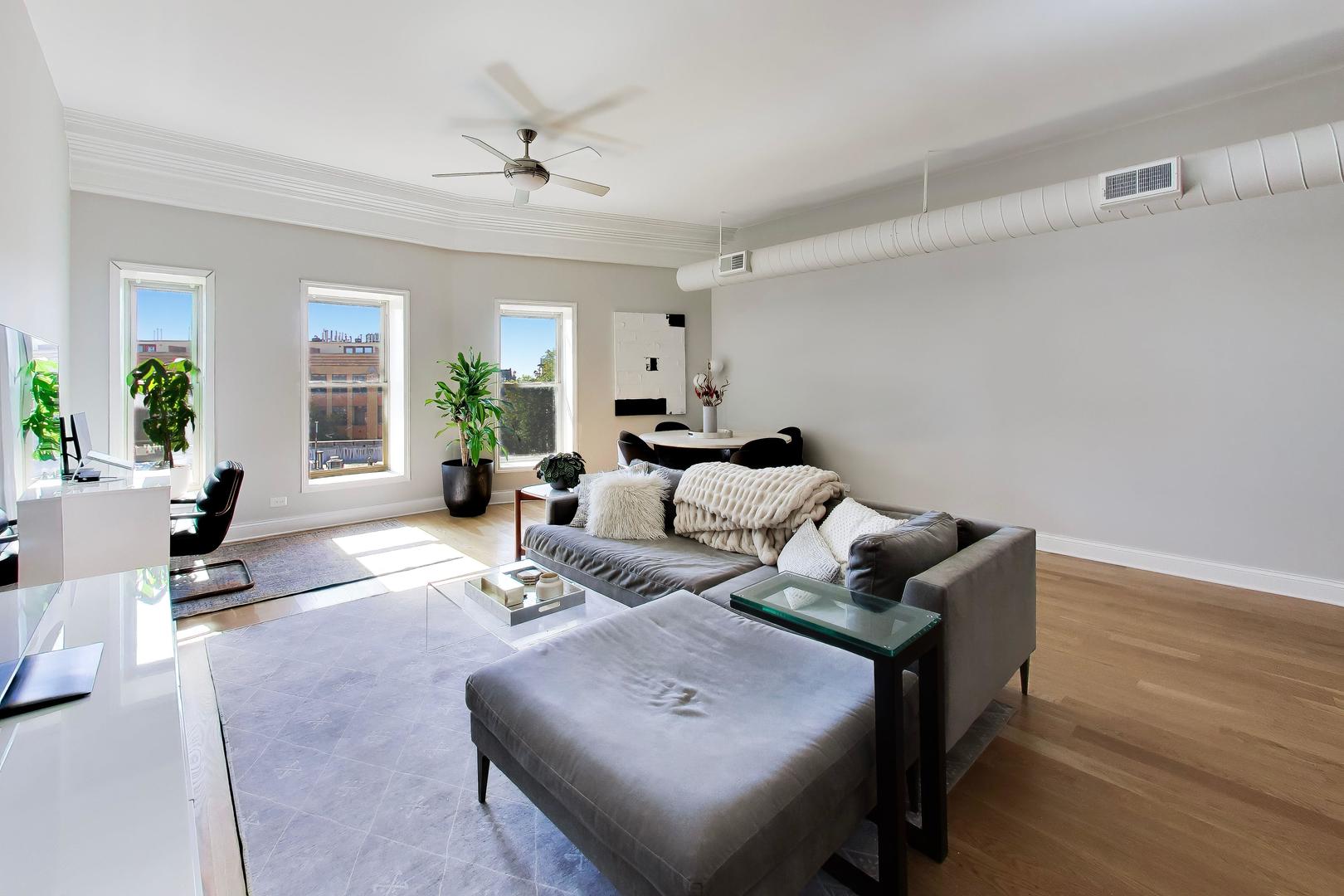 3323 N PAULINA Street Unit: 4E