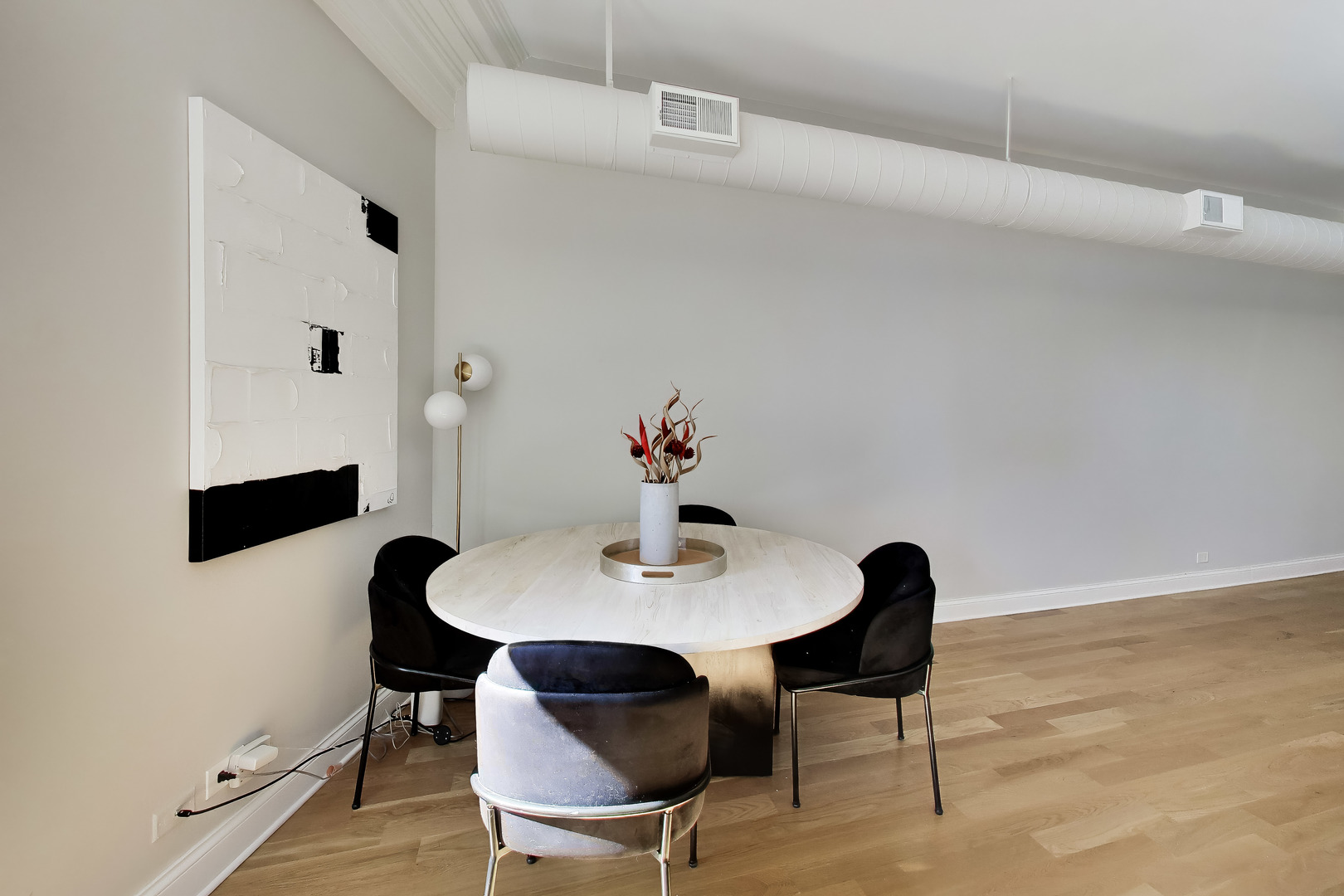 3323 N PAULINA Street Unit: 4E