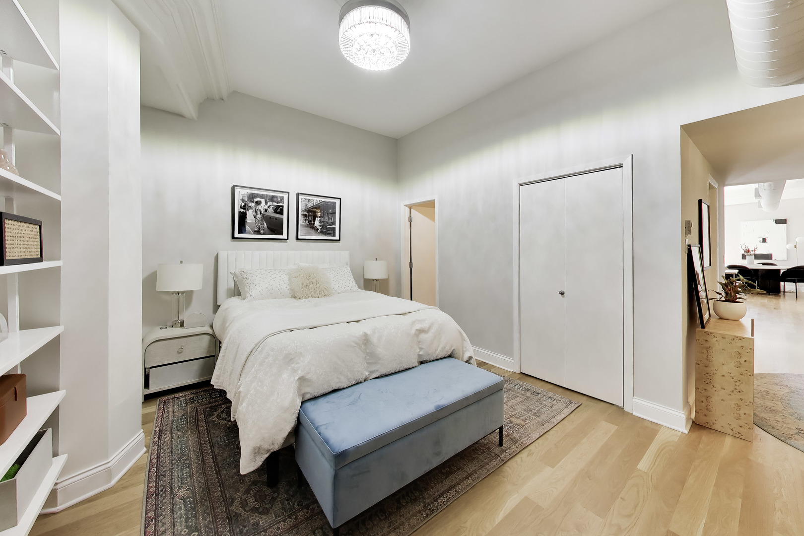 3323 N PAULINA Street Unit: 4E