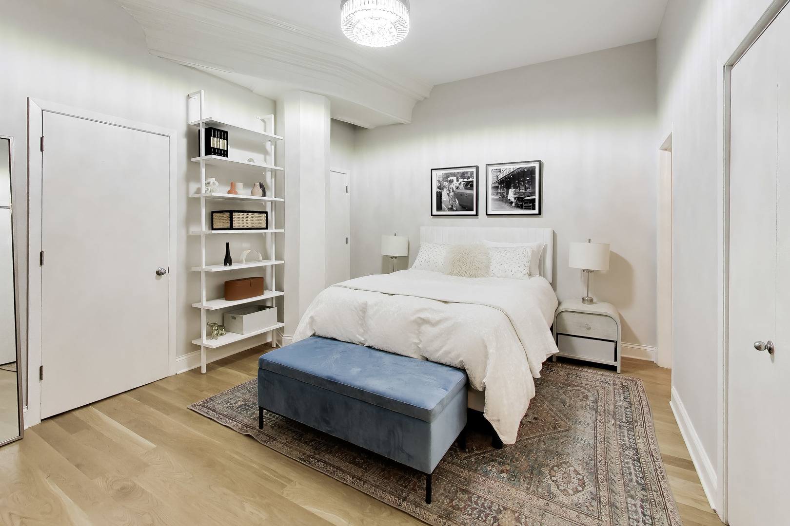 3323 N PAULINA Street Unit: 4E