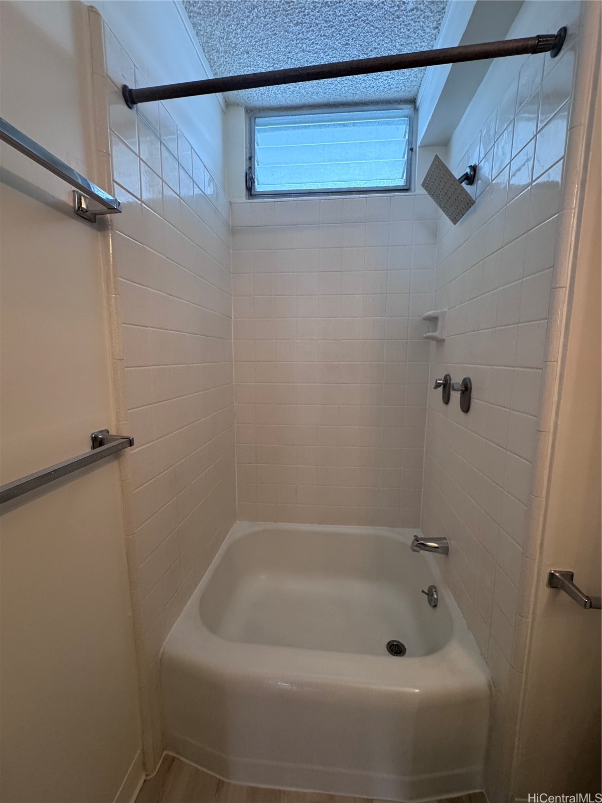1714 Anapuni Street 304
