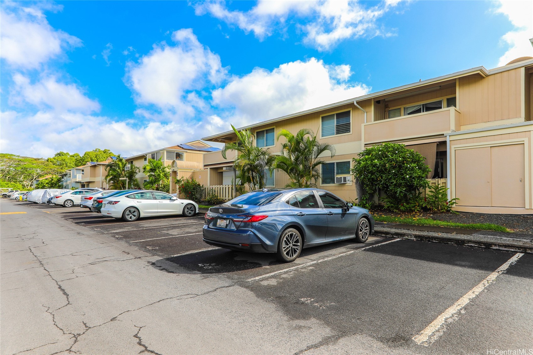 95-1050 Makaikai Street P28