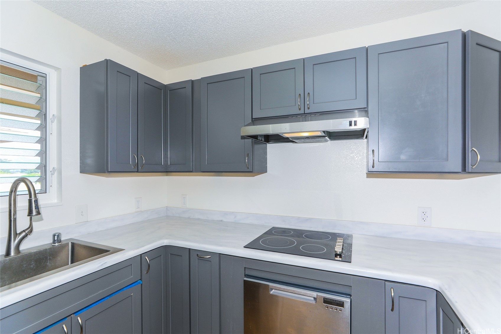 95-1050 Makaikai Street P28