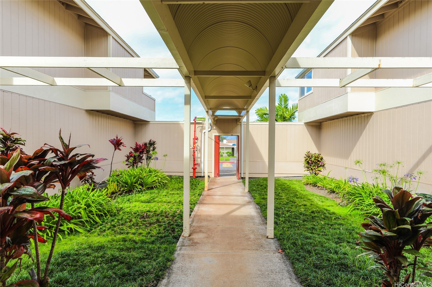 95-1050 Makaikai Street P28