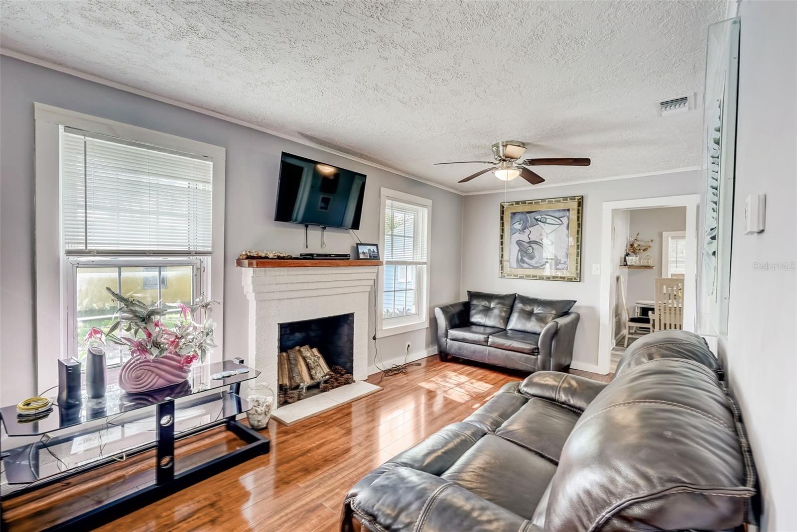 709 19TH AVE W