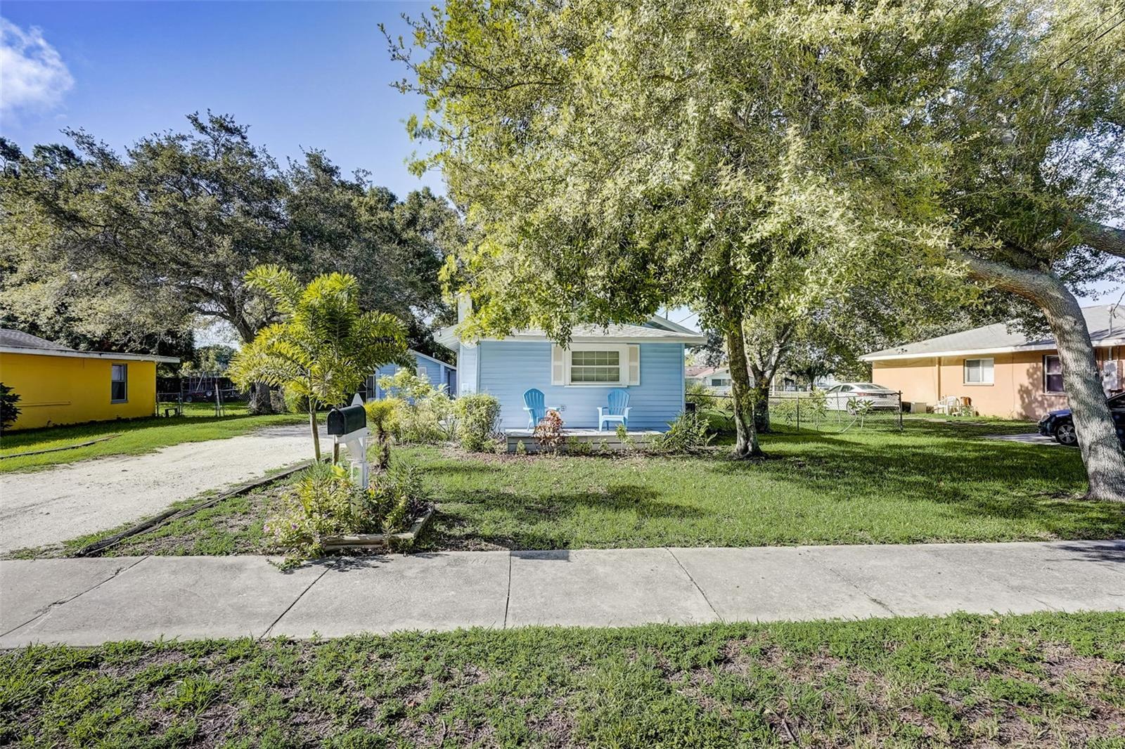 709 19TH AVE W