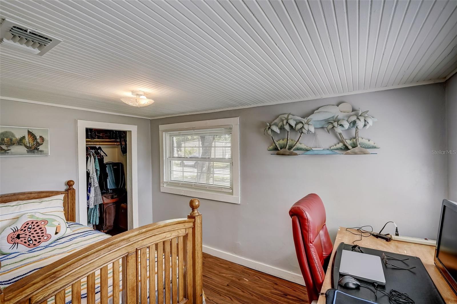 709 19TH AVE W